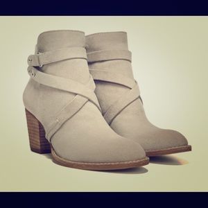 Sam Edelman leather suede Putty Heeled Bootie sz9